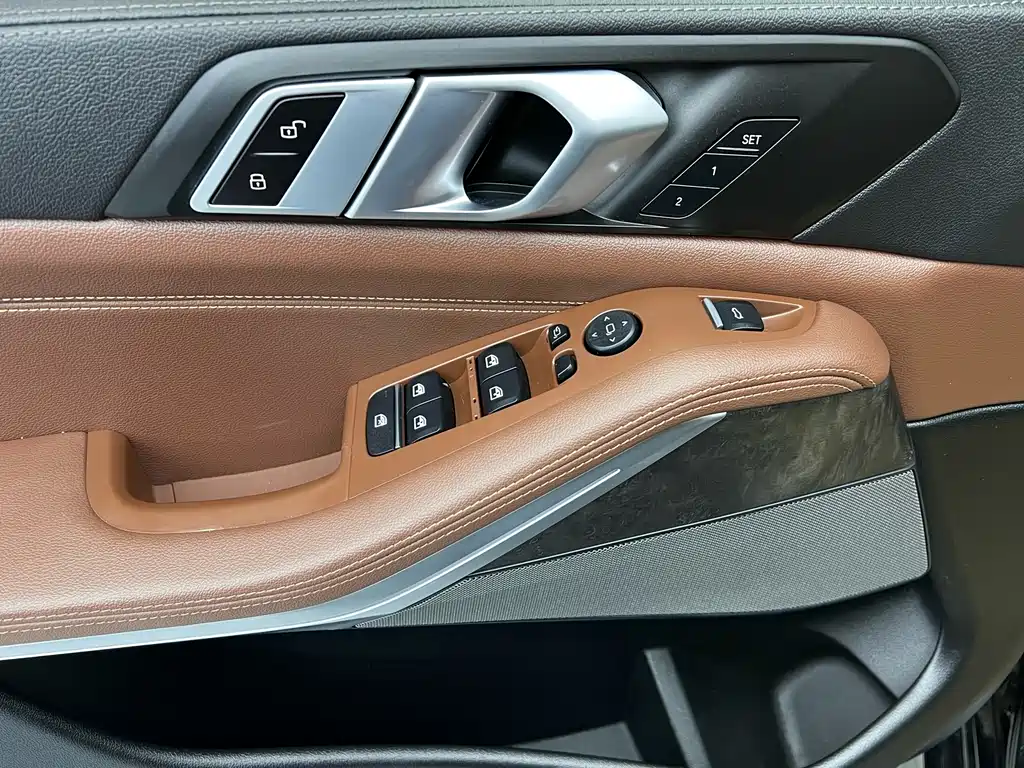 BMW BMW X5 xDrive40i M Sport Package (2021 Model Year) 2022 - thumbnail 5