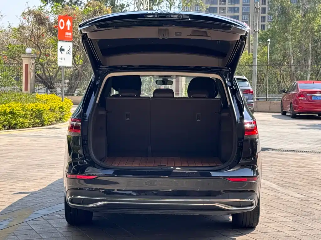 Volkswagen Viloran 2022 380TSI Premium Edition 2022 - thumbnail 7