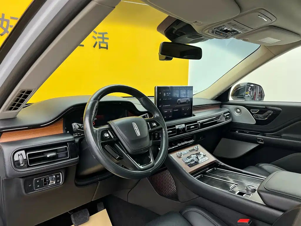 Lincoln Aviator 2020 3.0T V6 AWD Executive Edition 2021 - thumbnail 4