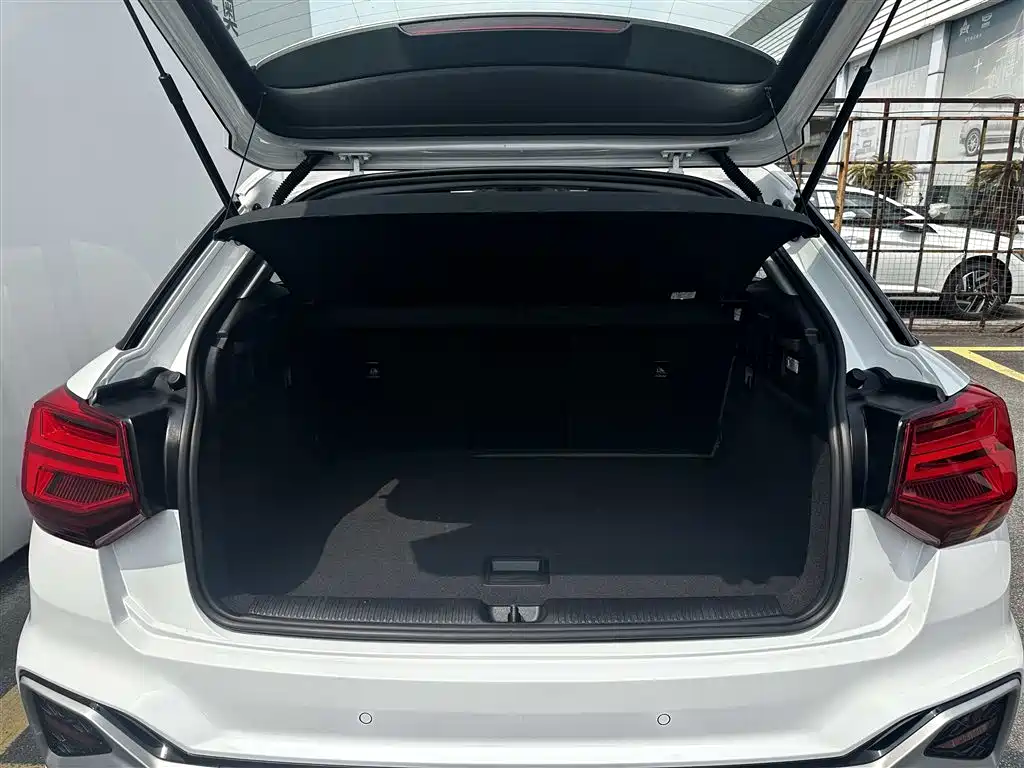 Audi Audi Q2L 2024 35 TFSI Sport Edition 2024 - thumbnail 8