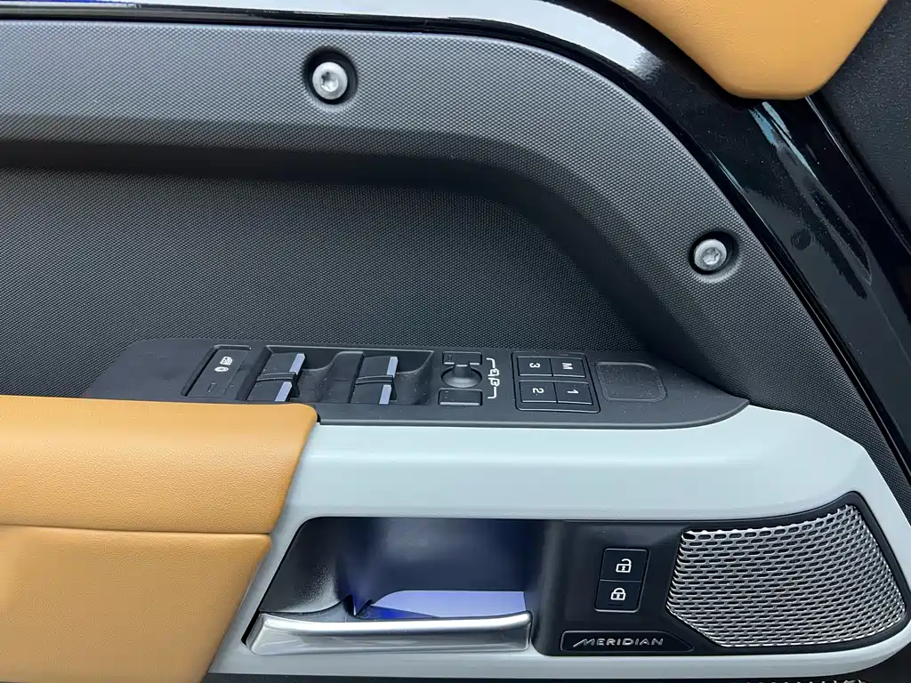 Land Rover Land Rover Defender 2023 130 3.0T P400 HSE 2023 - thumbnail 5