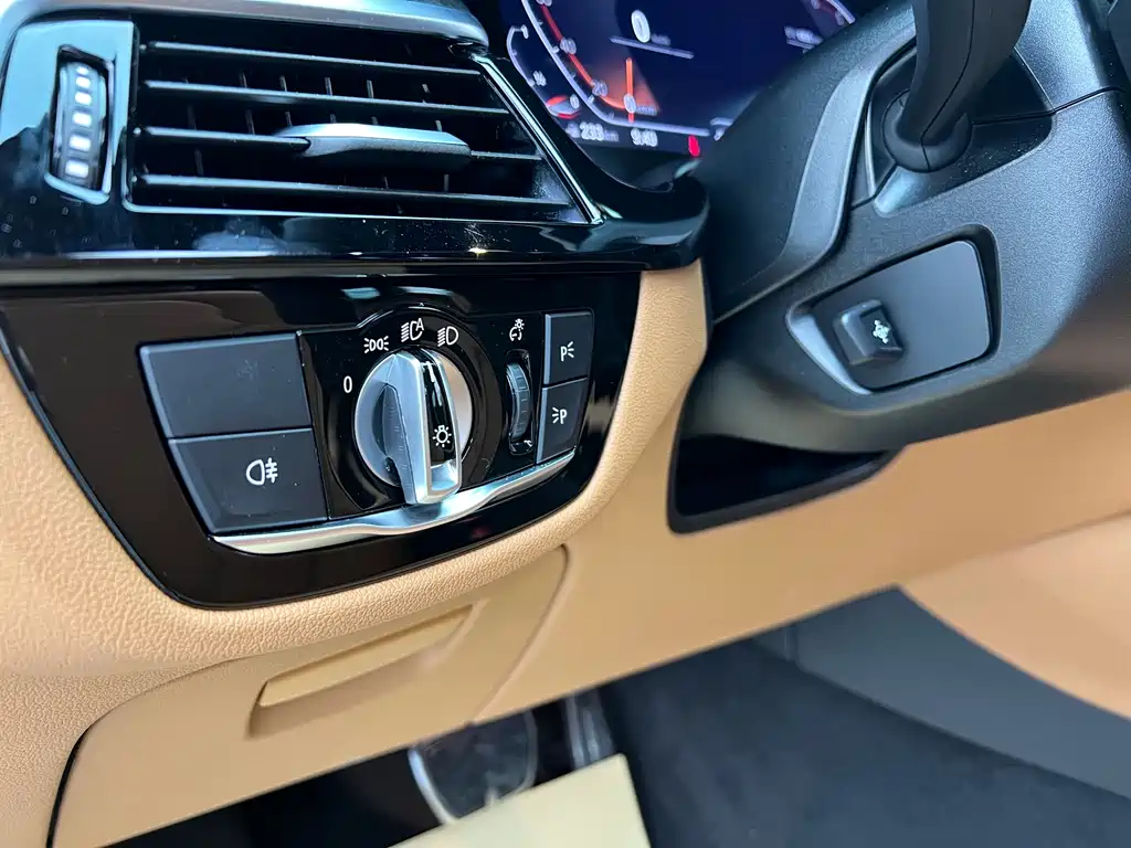BMW BMW 6 Series GT 2024 630i M Sport Premium Package 2024 - thumbnail 5