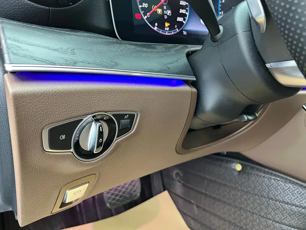 Mercedes-Benz Mercedes-Benz E-Class 2019 E 260 L Sport 2019 - thumbnail 7