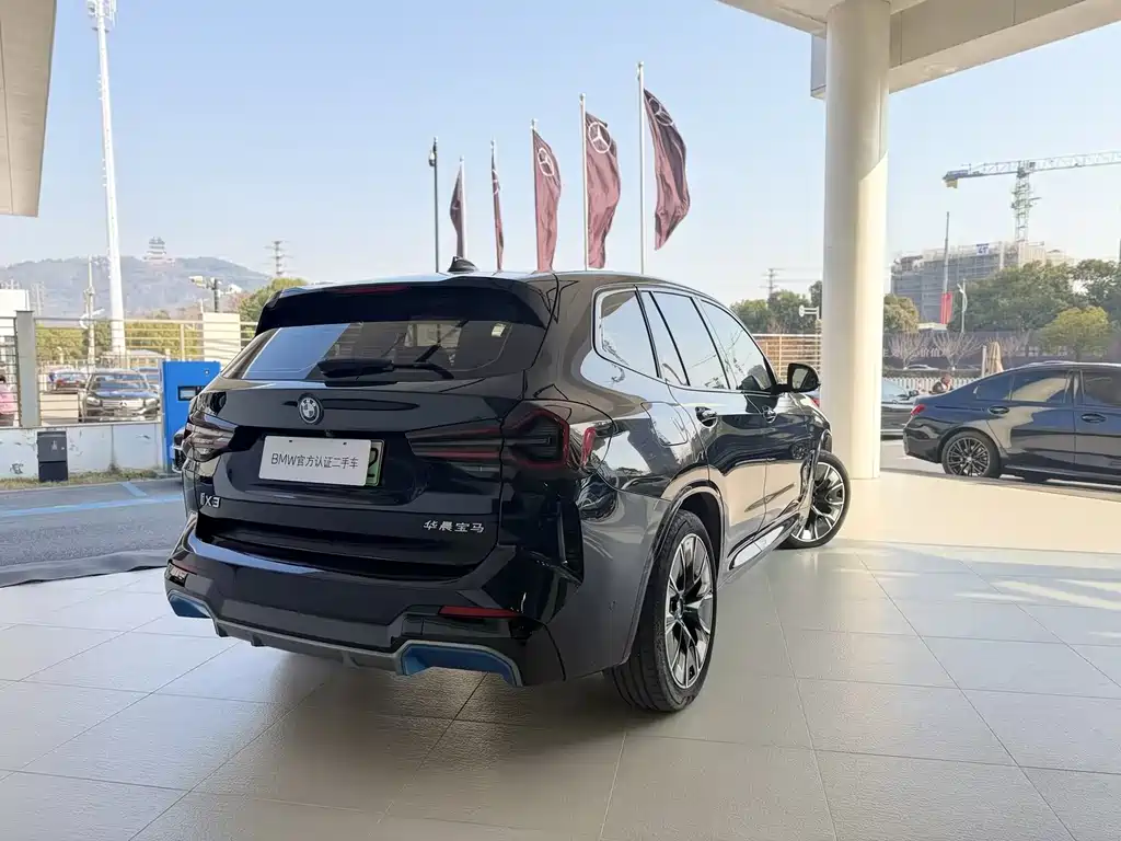 BMW BMW iX3 2022 Create Leading Model 2022 - thumbnail 4