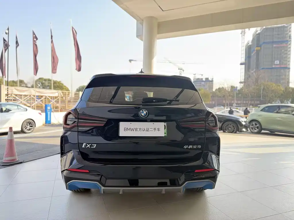 BMW BMW iX3 2022 Create Leading Model 2022 - thumbnail 5