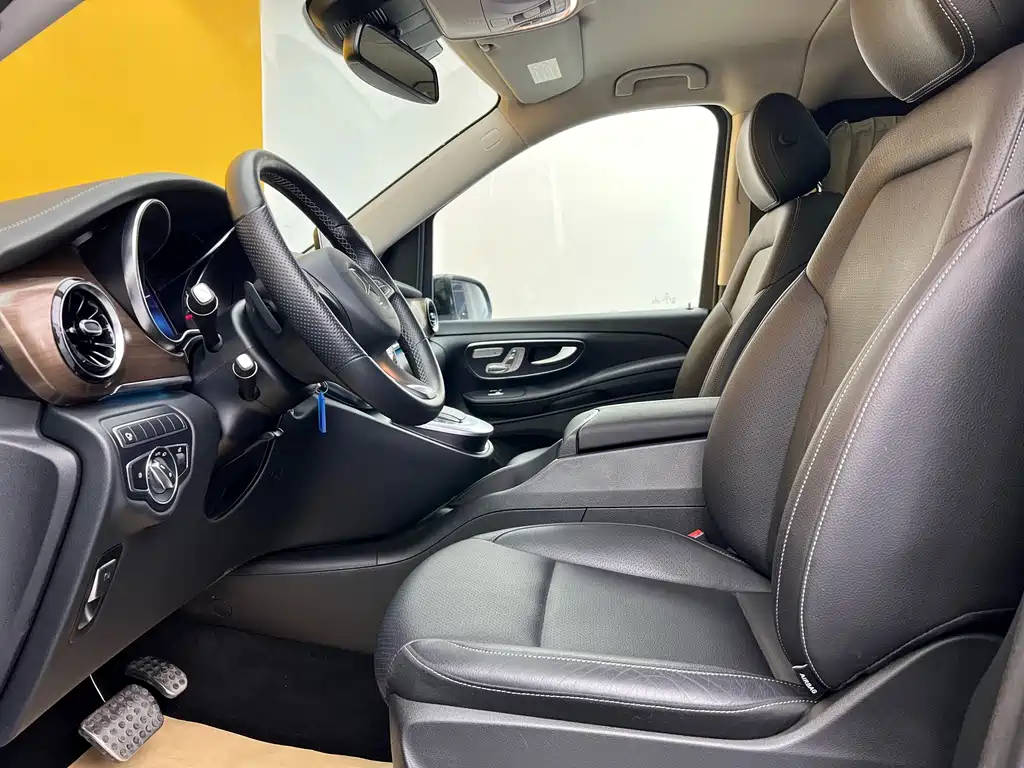 Mercedes-Benz Mercedes-Benz V-Class 2021 V 260 Exclusive Edition 2022 - thumbnail 3