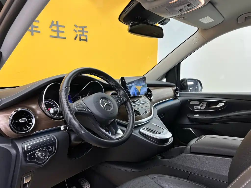 Mercedes-Benz Mercedes-Benz V-Class 2021 V 260 Exclusive Edition 2022 - thumbnail 4