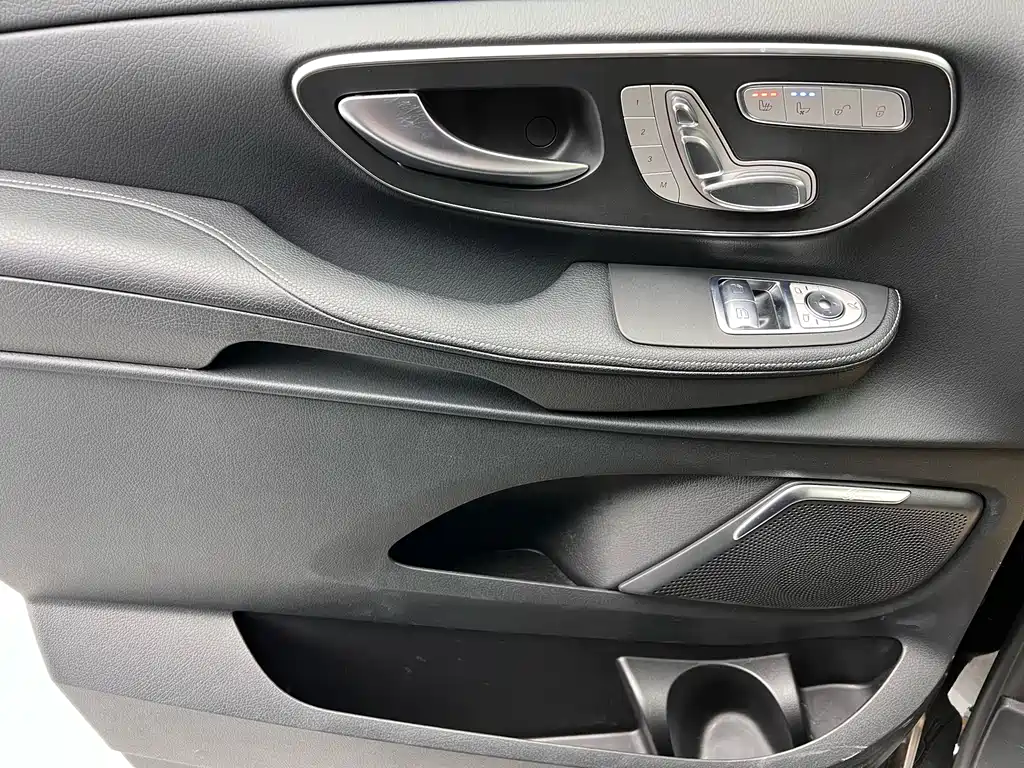 Mercedes-Benz Mercedes-Benz V-Class 2021 V 260 Exclusive Edition 2022 - thumbnail 5