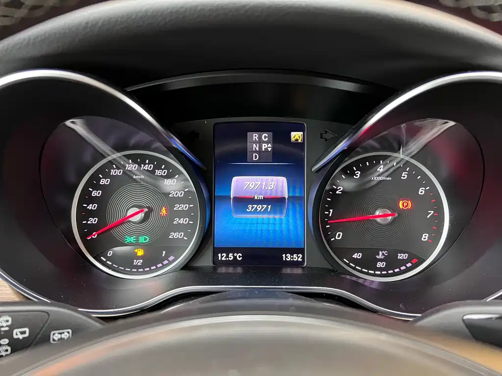 Mercedes-Benz Mercedes-Benz V-Class 2021 V 260 Exclusive Edition 2022 - thumbnail 11