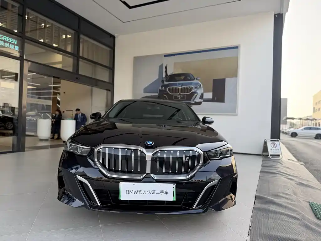 BMW BMW i5 2025 eDrive 40L M Sport Package 2025 - thumbnail 3