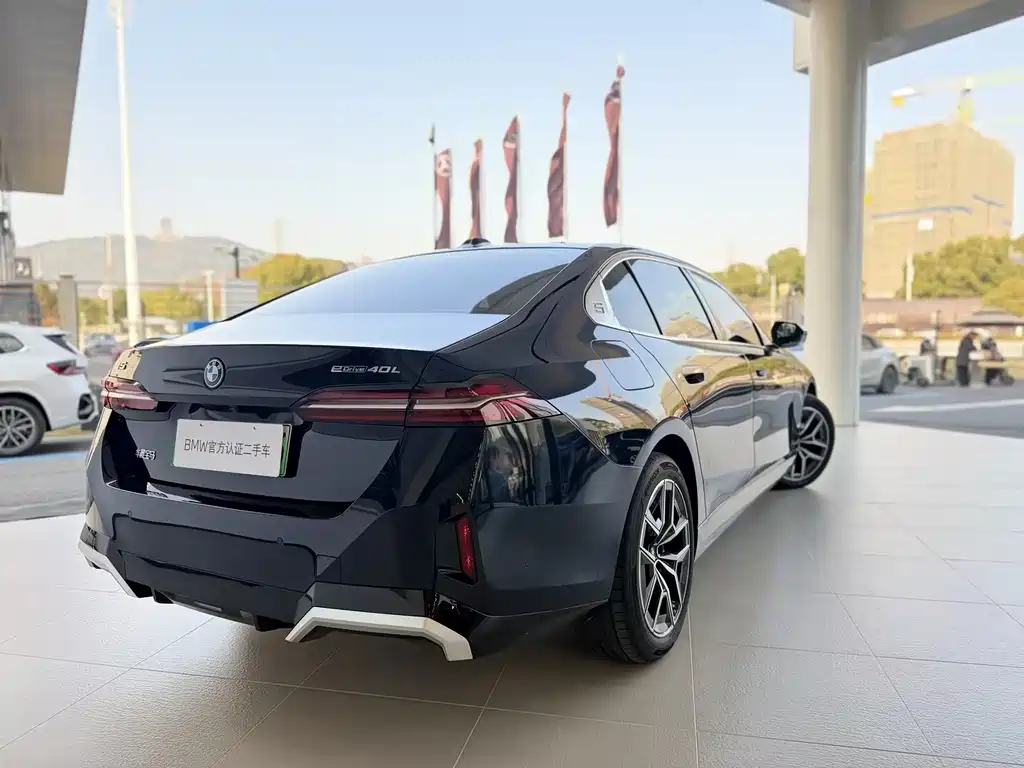 BMW BMW i5 2025 eDrive 40L M Sport Package 2025 - thumbnail 5