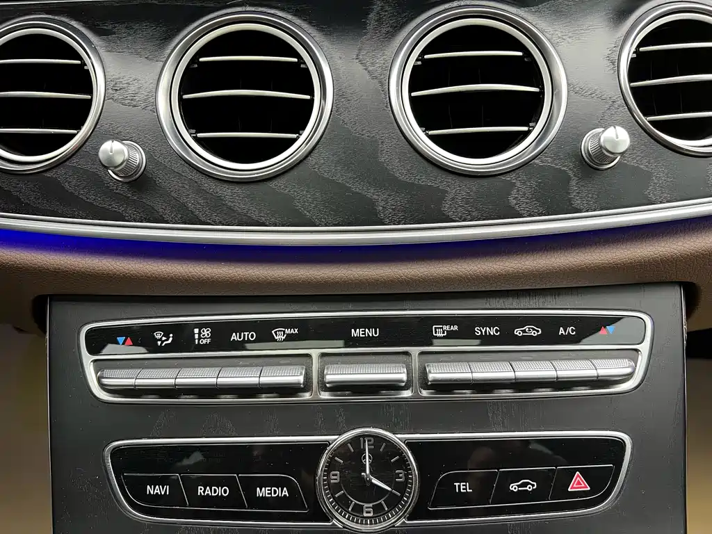Mercedes-Benz Mercedes-Benz E-Class 2019 E 260 L Sport 2019 - thumbnail 22