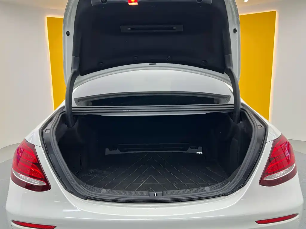 Mercedes-Benz Mercedes-Benz E-Class 2019 E 260 L Sport 2019 - thumbnail 27