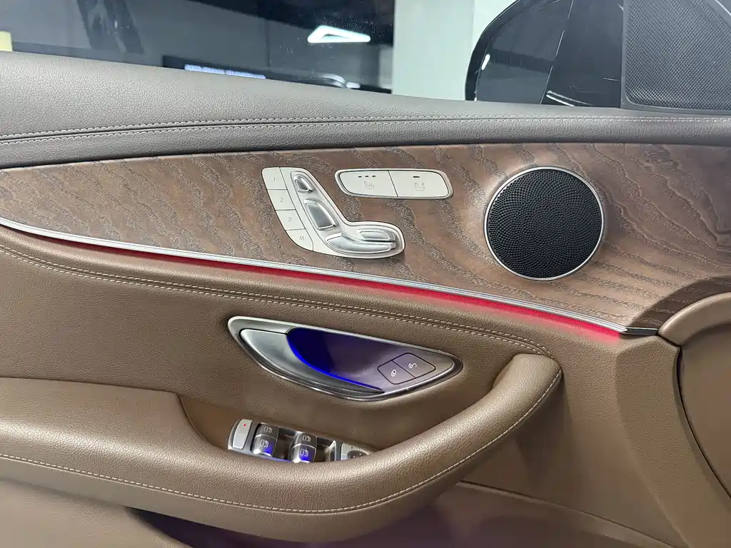 Mercedes-Benz Mercedes-Benz E-Class 2022 Model Year Facelift E 350 e L Plug-in Hybrid Sedan 2022 - thumbnail 11