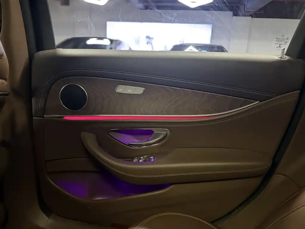 Mercedes-Benz Mercedes-Benz E-Class 2022 Model Year Facelift E 350 e L Plug-in Hybrid Sedan 2022 - thumbnail 14