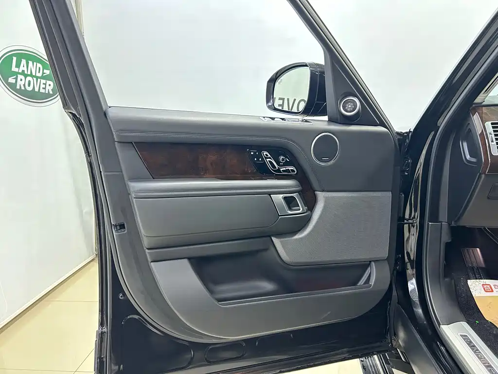 Land Rover Range Rover 2021 3.0 L6 Autobiography Long Wheelbase Classic Edition 2021 - thumbnail 8