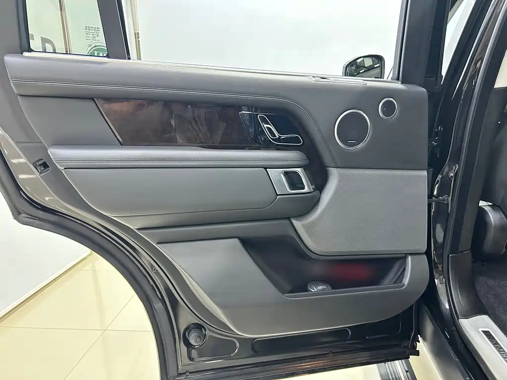 Land Rover Range Rover 2021 3.0 L6 Autobiography Long Wheelbase Classic Edition 2021 - thumbnail 11