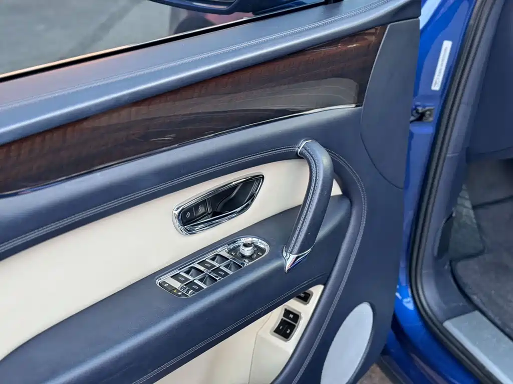 Bentley Bentayga 2018 4.0T V8 2018 - thumbnail 5