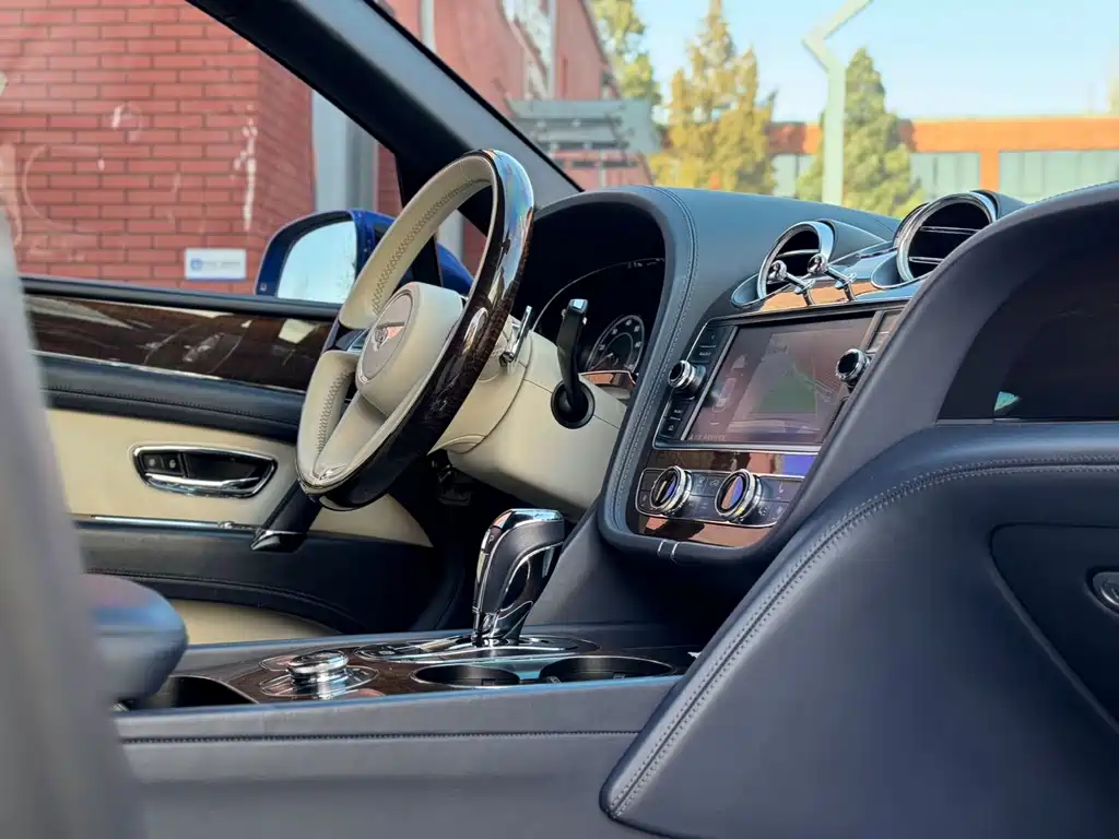 Bentley Bentayga 2018 4.0T V8 2018 - thumbnail 8