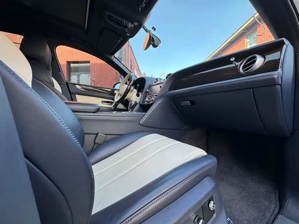 Bentley Bentayga 2018 4.0T V8 2018 - thumbnail 12