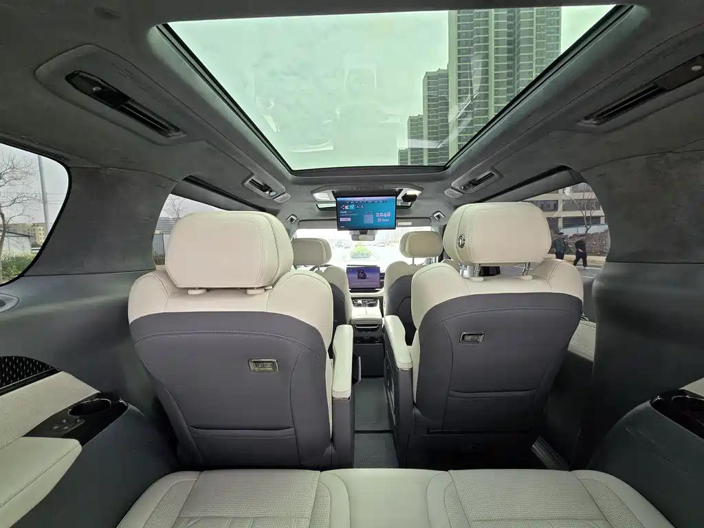 Zeekr Zeekr 009 2024 7-seater AWD 108kWh 2024 - thumbnail 5