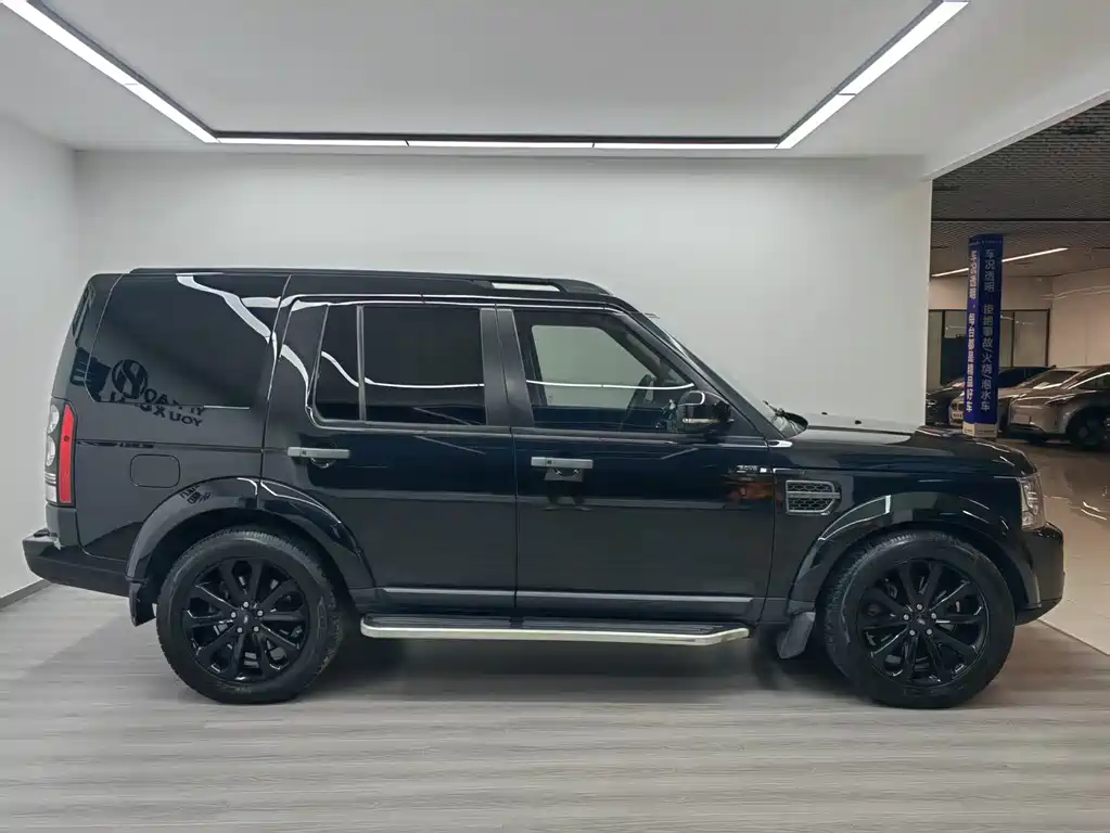 Land Rover Discovery 2016 3.0 SC V6 SE 2017 - thumbnail 4