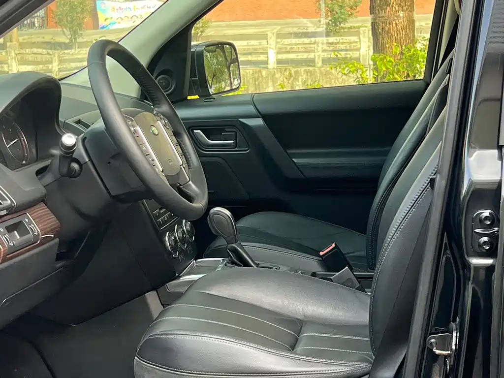 Land Rover Freelander 2 2013 2.2L SD4 SE Diesel 2013 - thumbnail 9