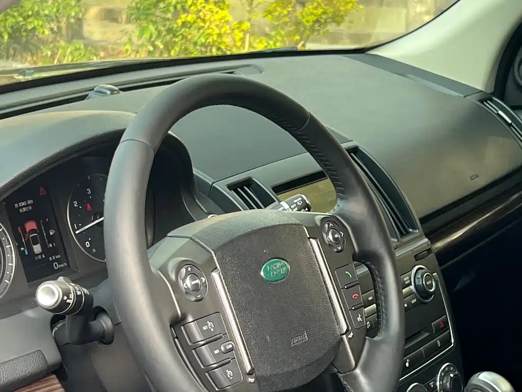 Land Rover Freelander 2 2013 2.2L SD4 SE Diesel 2013 - thumbnail 11