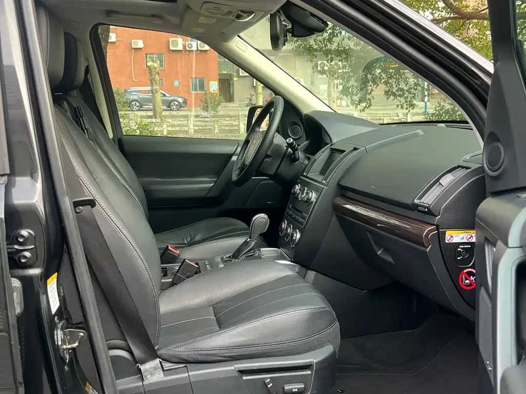Land Rover Freelander 2 2013 2.2L SD4 SE Diesel 2013 - thumbnail 13