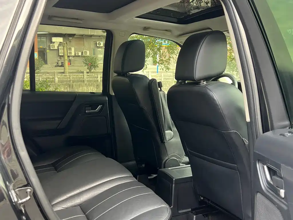 Land Rover Freelander 2 2013 2.2L SD4 SE Diesel 2013 - thumbnail 14