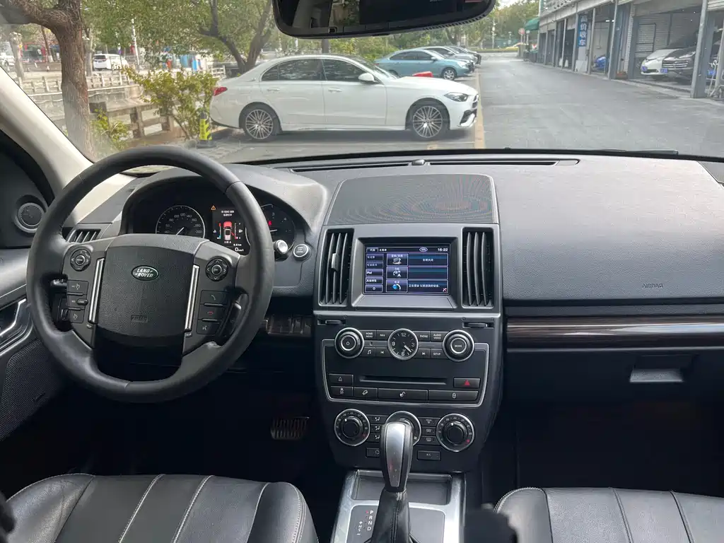 Land Rover Freelander 2 2013 2.2L SD4 SE Diesel 2013 - thumbnail 15