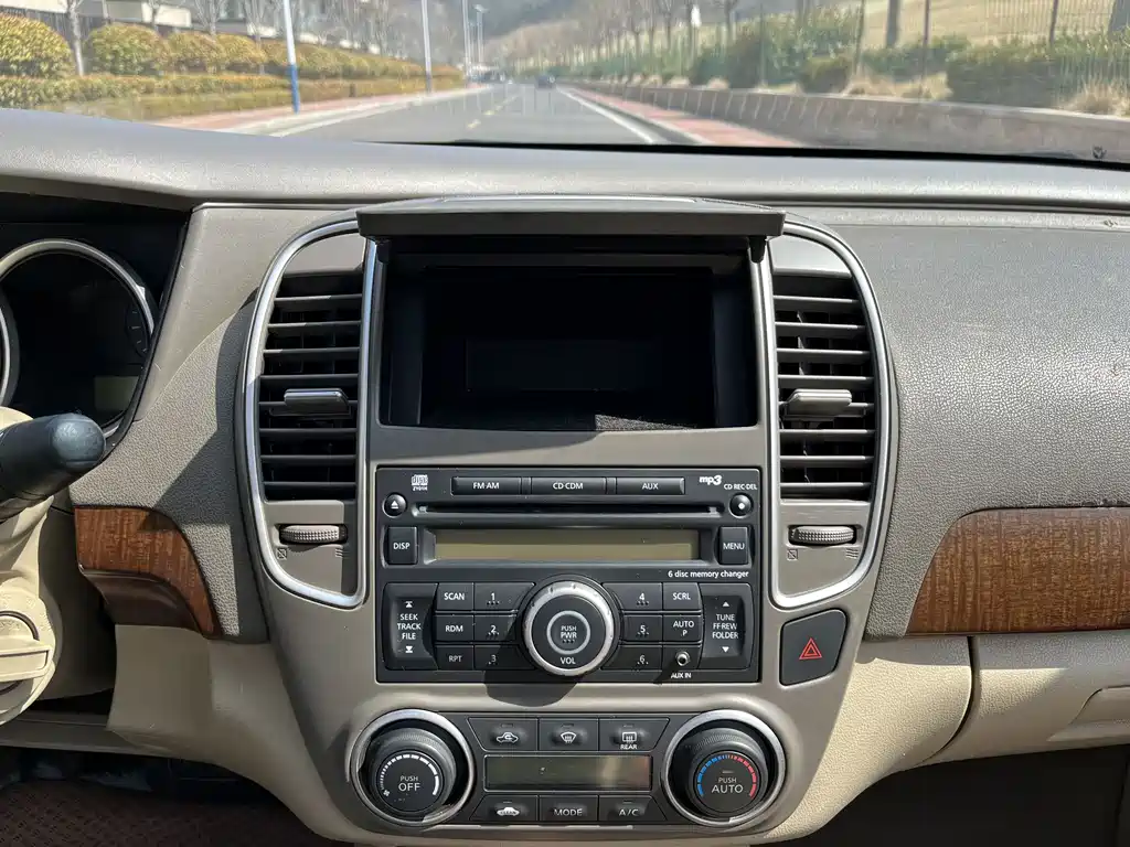 Nissan Nissan Teana 2009 2.0XL CVT Technology Sunroof Edition 2011 - thumbnail 13
