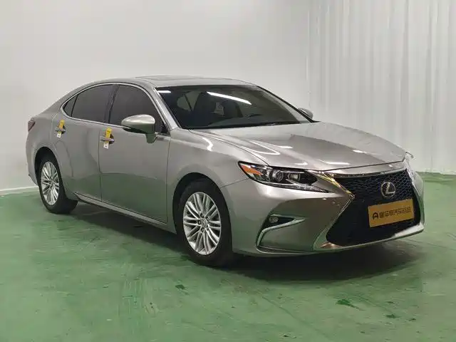 Lexus Lexus ES 2015 ES 200 Luxury Edition 2018 - thumbnail 3