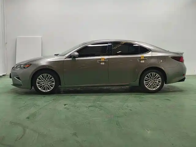 Lexus Lexus ES 2015 ES 200 Luxury Edition 2018 - thumbnail 4