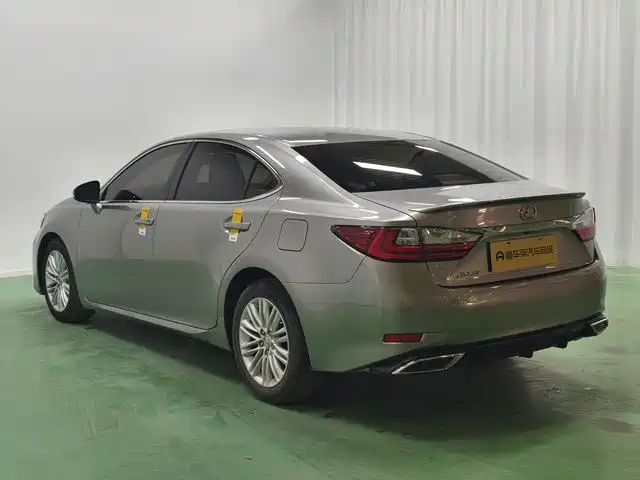 Lexus Lexus ES 2015 ES 200 Luxury Edition 2018 - thumbnail 5