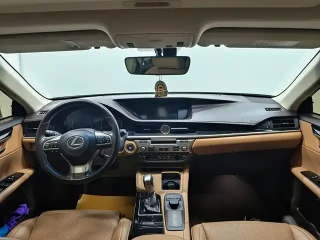 Lexus Lexus ES 2015 ES 200 Luxury Edition 2018 - thumbnail 9
