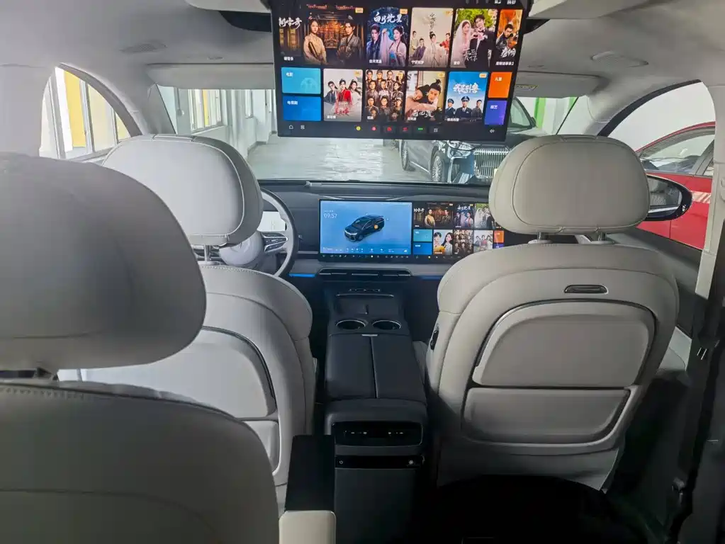 Lantu Automobile Lantu Dreamer 2025 PHEV AWD Flagship Qiankun Edition 2024 - thumbnail 2