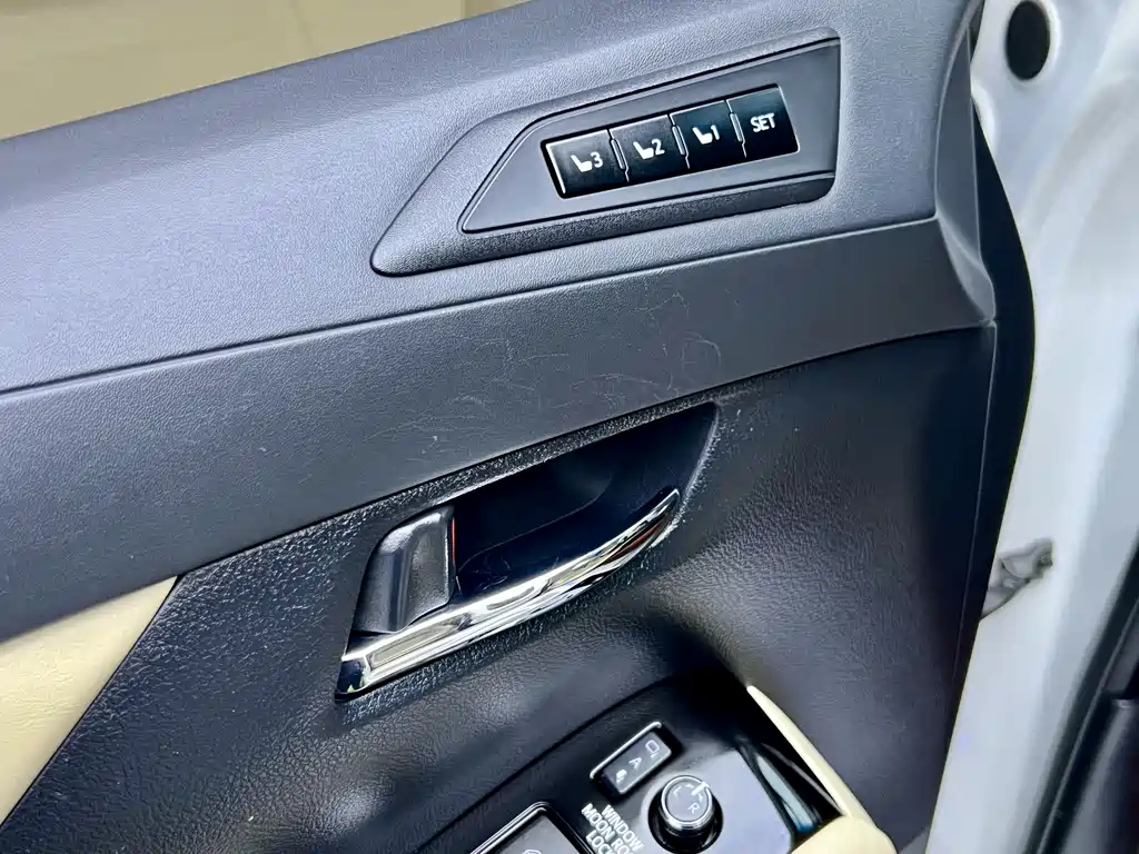 Toyota Toyota Alphard 2018 Model Year Facelift 3.5L Luxury Version 2018 - thumbnail 8