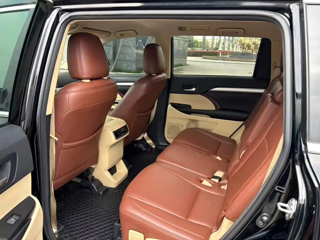 Toyota Toyota Highlander 2017 2.0T AWD LE 7-seater 2017 - thumbnail 7