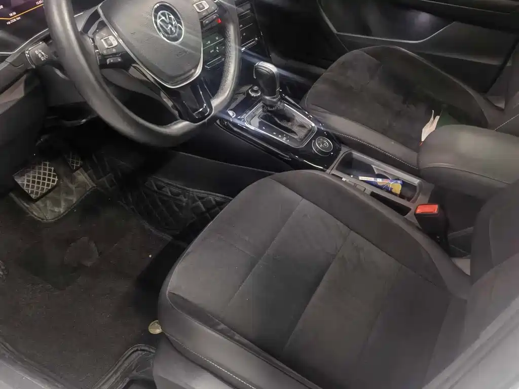 Volkswagen T-Roc 2021 280TSI DSG AWD Luxury Intelligent Connectivity Edition 2022 - thumbnail 2