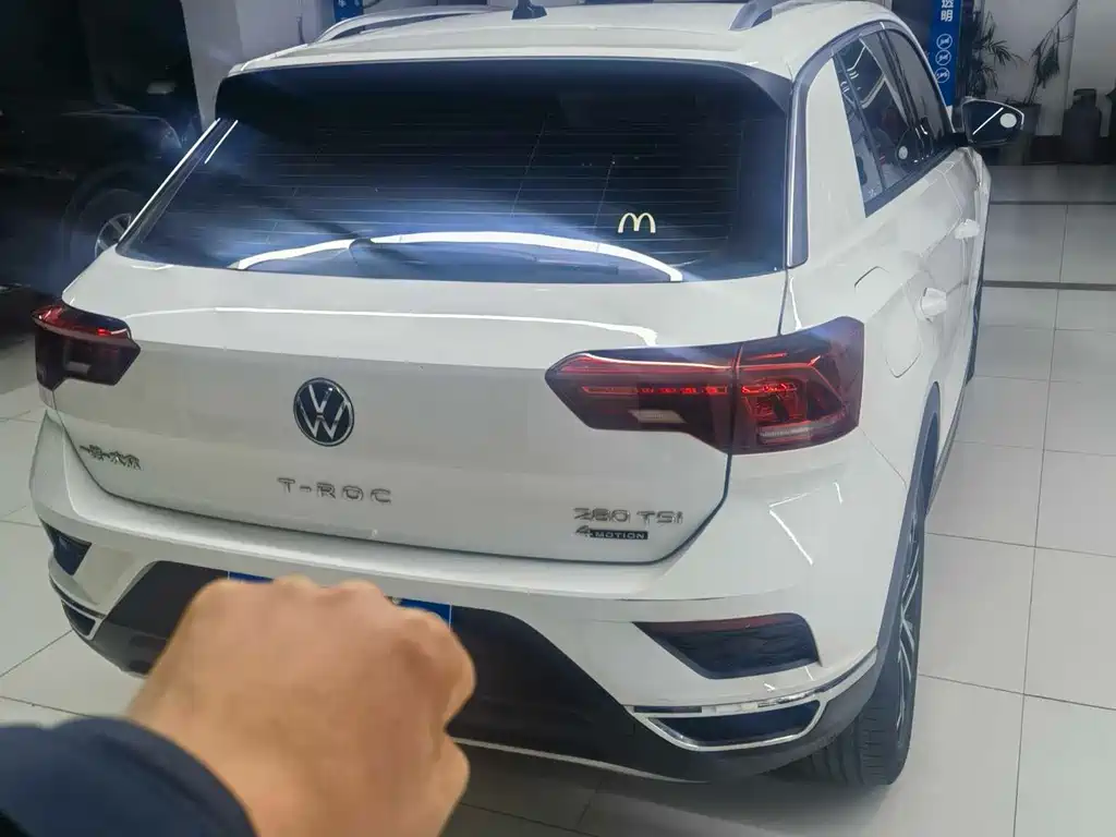 Volkswagen T-Roc 2021 280TSI DSG AWD Luxury Intelligent Connectivity Edition 2022 - thumbnail 4