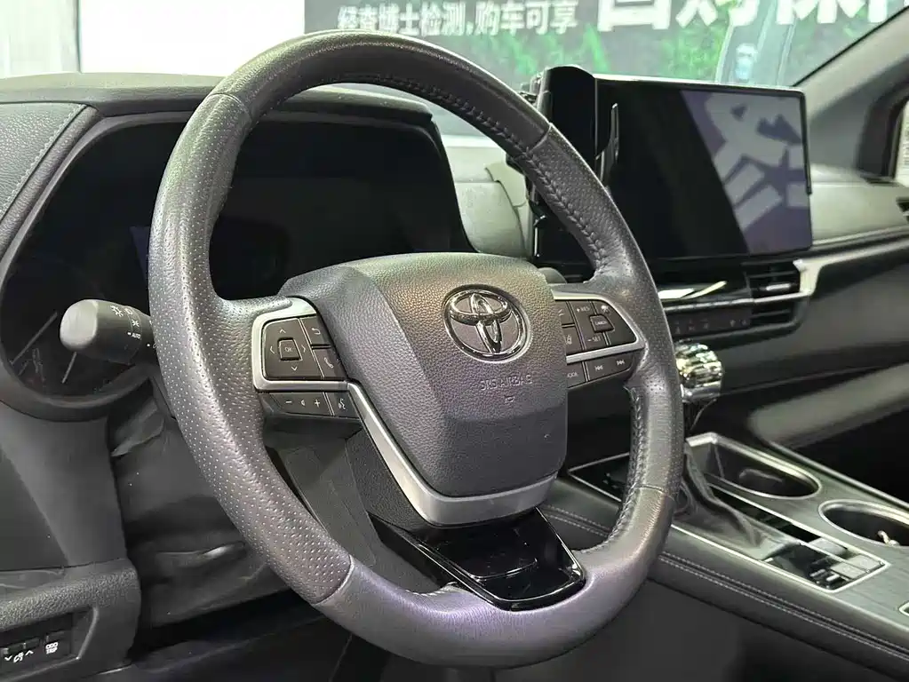 Toyota Toyota Sienna 2024 2.5L Hybrid AWD Premium Edition 2025 - thumbnail 5