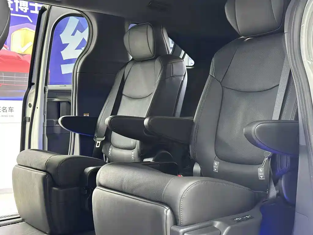 Toyota Toyota Sienna 2024 2.5L Hybrid AWD Premium Edition 2025 - thumbnail 8