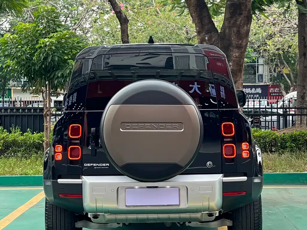 Land Rover Land Rover Defender 2022 90 2.0T P300 Tiger Edition 2022 - thumbnail 4