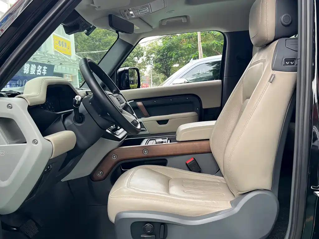 Land Rover Land Rover Defender 2022 90 2.0T P300 Tiger Edition 2022 - thumbnail 9