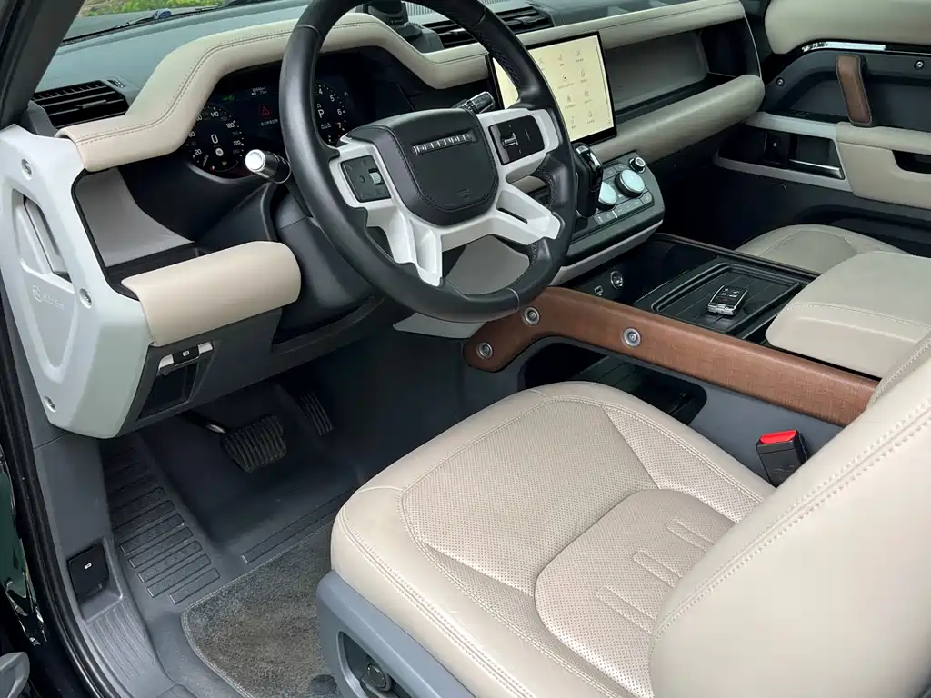 Land Rover Land Rover Defender 2022 90 2.0T P300 Tiger Edition 2022 - thumbnail 24