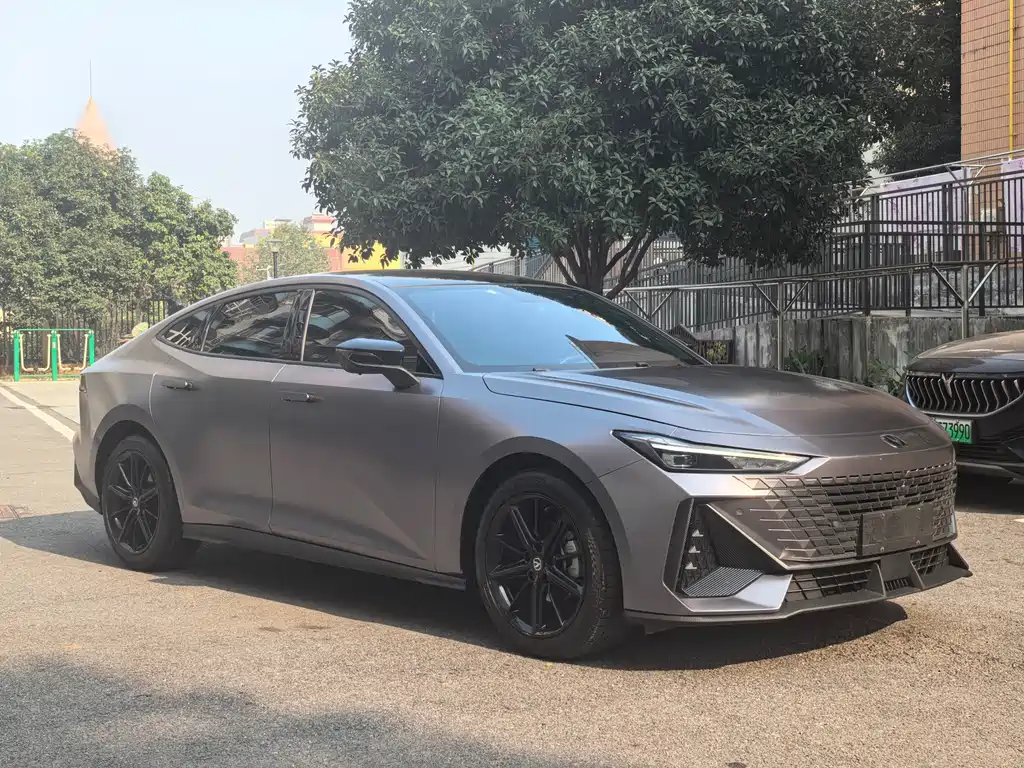 Changan Changan UNI-V 2022 1.5T Premium Edition 2022 - thumbnail 3