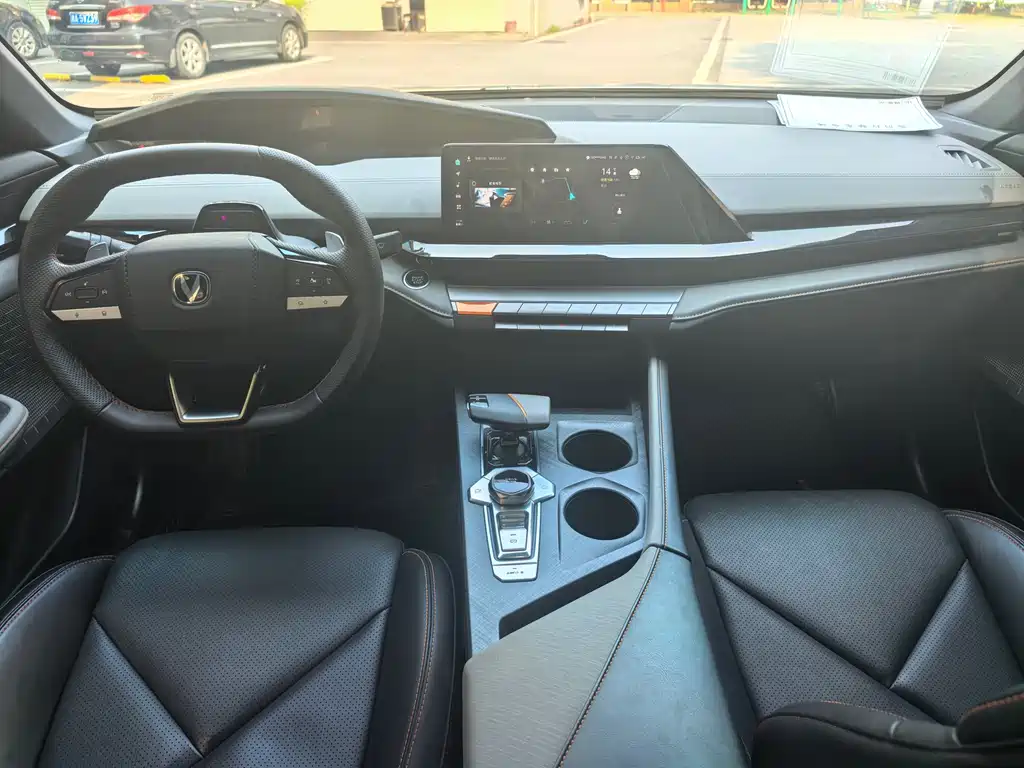 Changan Changan UNI-V 2022 1.5T Premium Edition 2022 - thumbnail 5