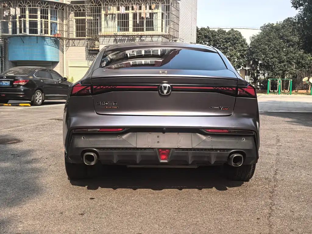 Changan Changan UNI-V 2022 1.5T Premium Edition 2022 - thumbnail 8
