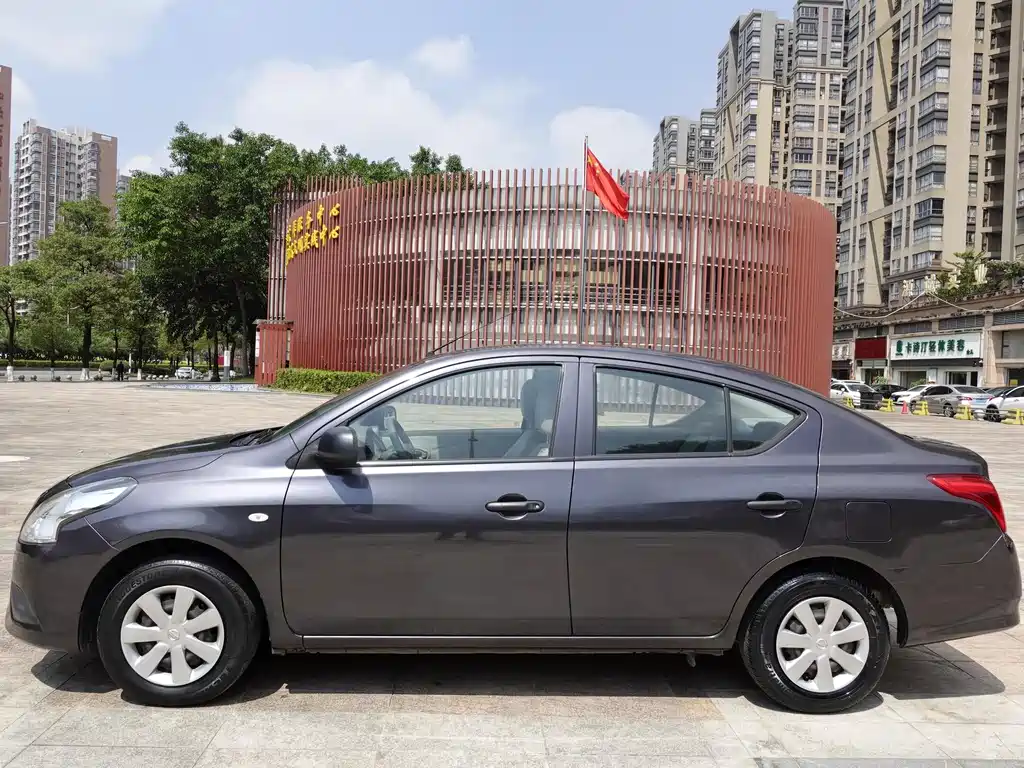 Nissan Sunny 2015 1.5XE CVT Comfort Edition 2017 - thumbnail 3